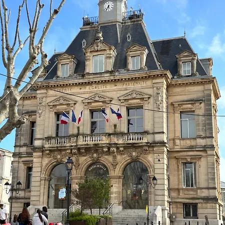 Holiday home Maison 5p - 5mn - Cour Privee - Climatisation *