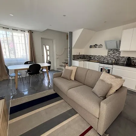 Maison 5p - 5mn - Cour Privee - Climatisation Holiday home